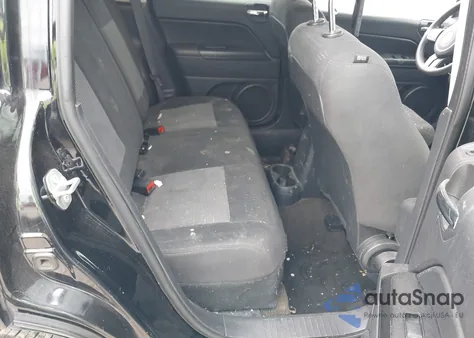 2017 Jeep Compass Sport 4X4 z USA, uszkodzony, nr VIN 1C4NJDBB2HD167652